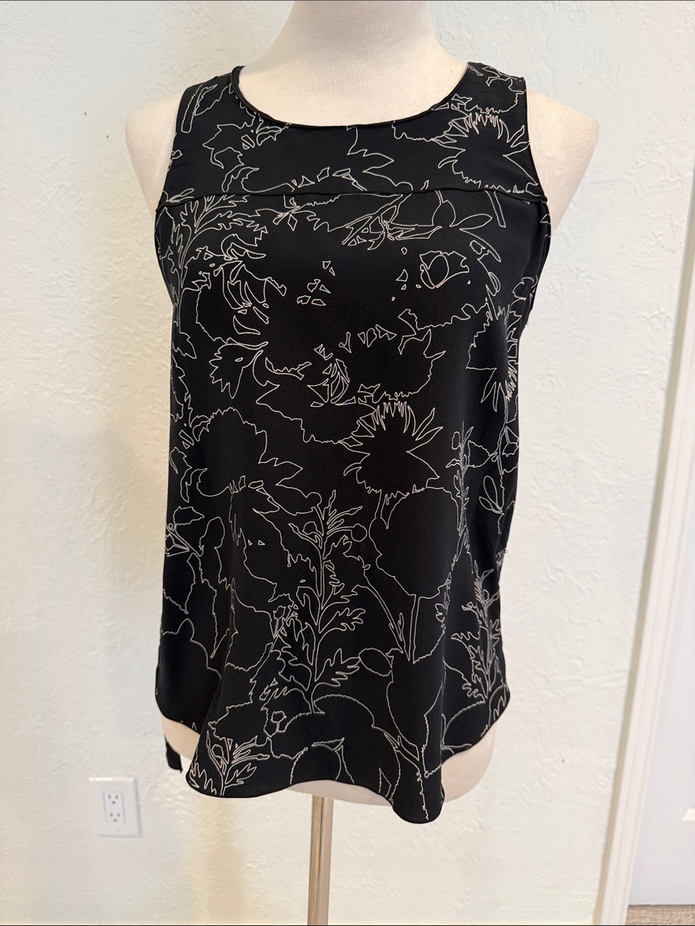 rag & bone Silk Black Sleeveless Floral Outline Camisole size small